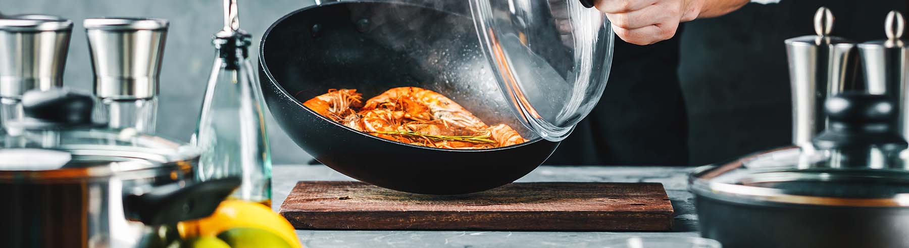 Frische Tiger Garnelen (Chef Koch in der Küche)